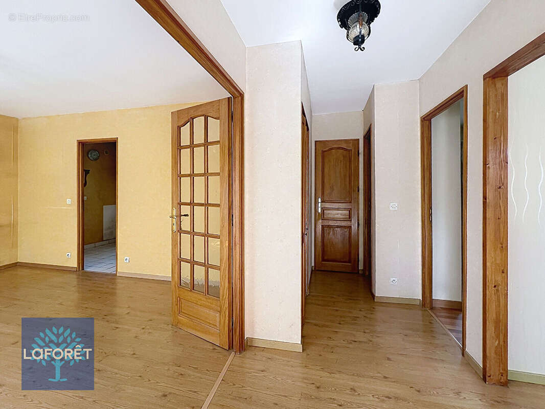 Maison Corbeil Essonnes 3 pièce(s) 72.45 m2 - photo 3