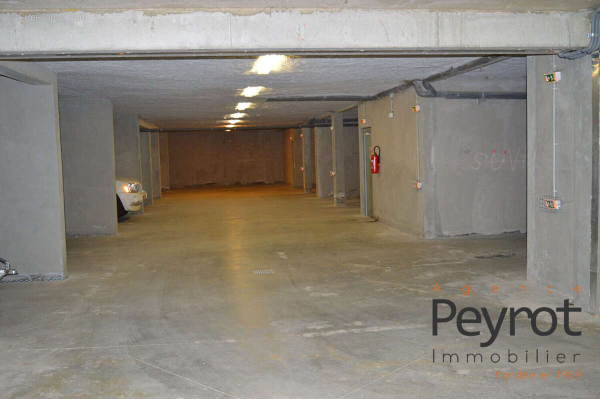 Parking à SAILLAGOUSE