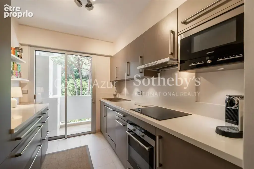 Appartement avec grande terrasse, piscine et vue mer panoramique aux portes de Cannes** - photo 9