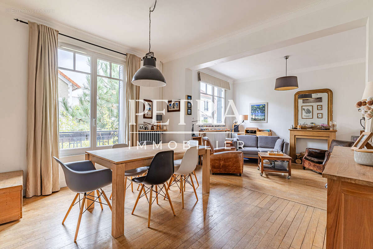 Maison à L&#039;HAY-LES-ROSES