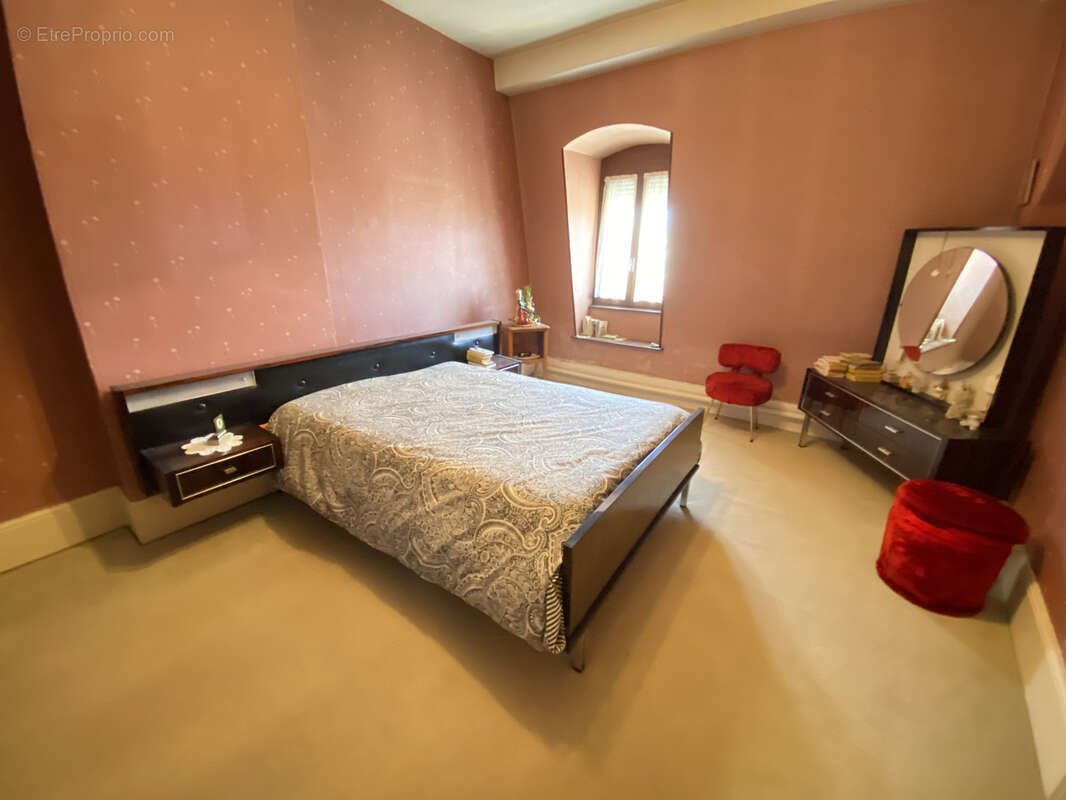Appartement 200m2 hab. en hyper centre de ROANNE - photo 9