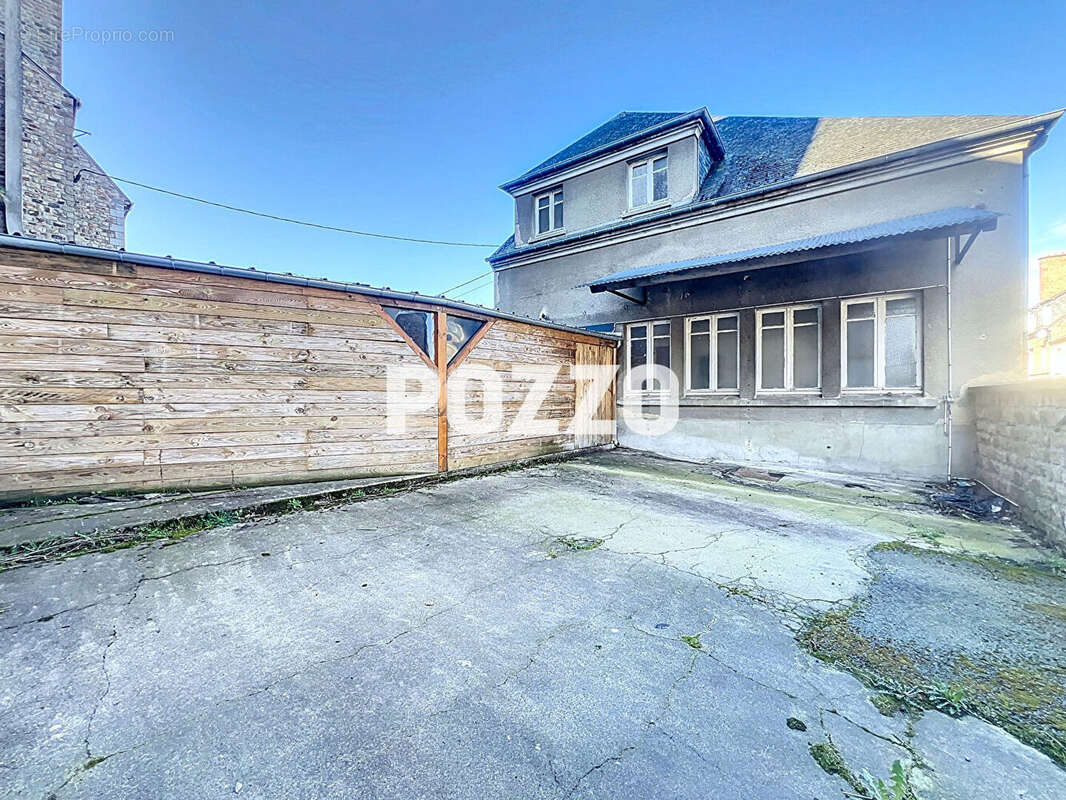 Appartement à SAINT-HILAIRE-DU-HARCOUET