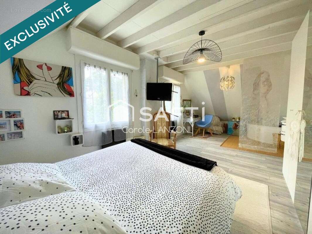 Maison 170 m² à Saint-Gondran  - photo 3