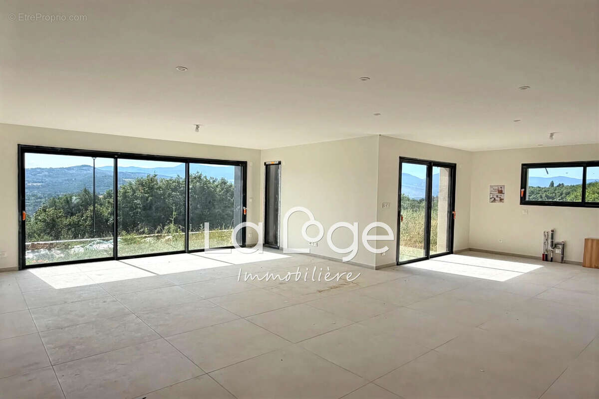 Maison 130 m² à Neffes  - photo 3