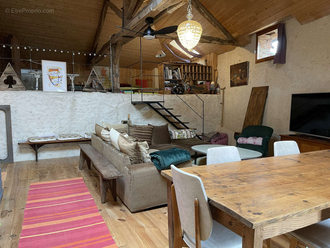 Maison à CHAMPCEVINEL