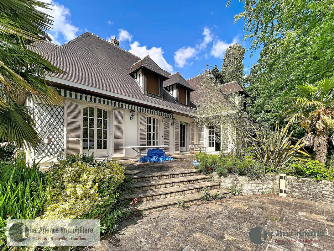 Maison à BOURG-ACHARD