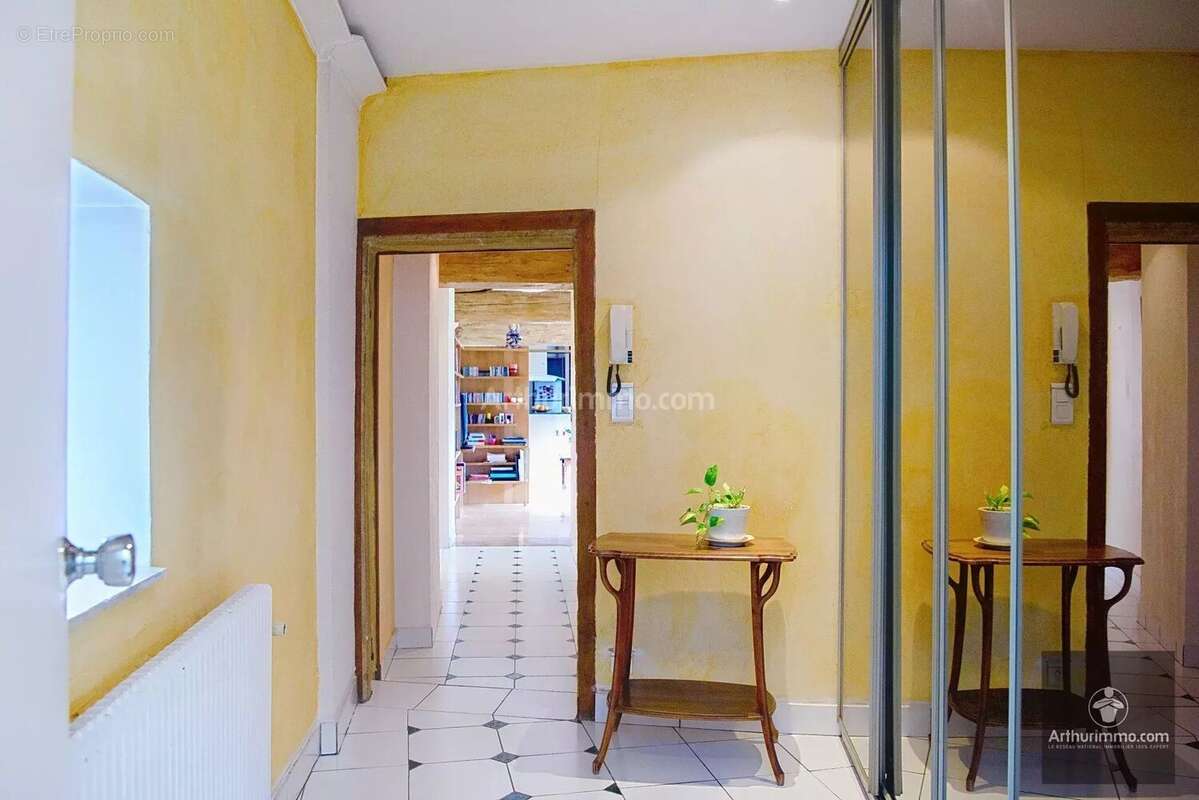 Appartement à SAINTE-FOY-LES-LYON