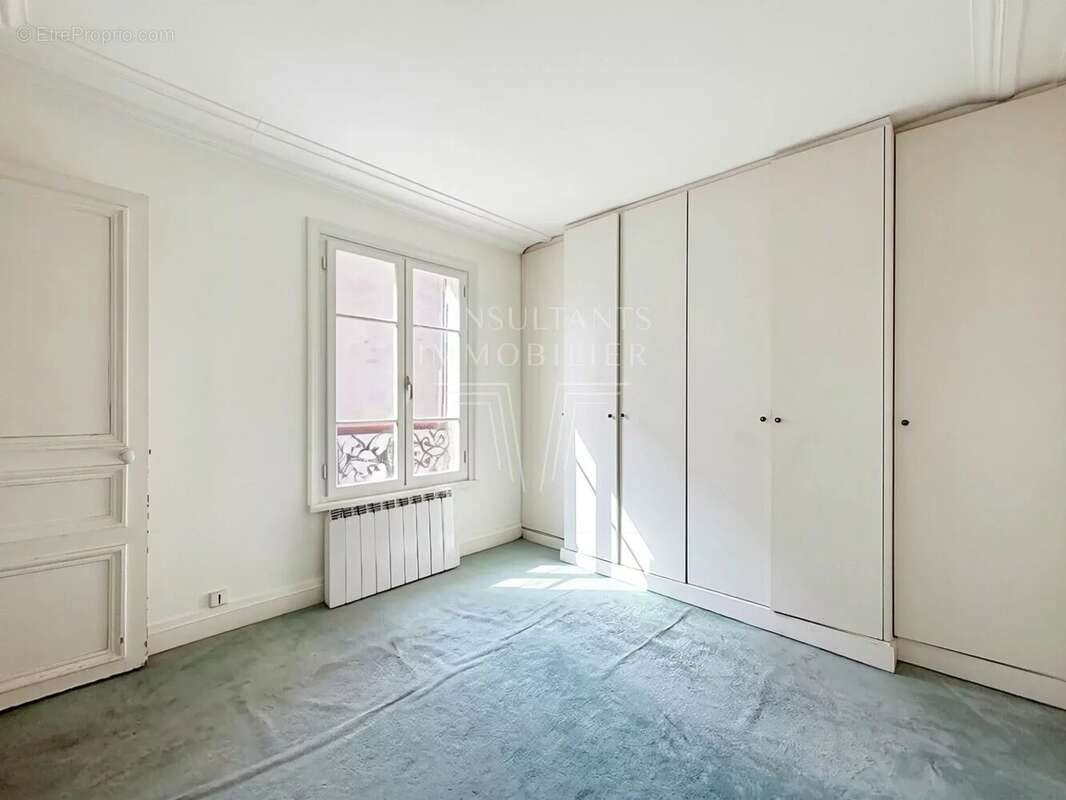 Appartement à NEUILLY-SUR-SEINE