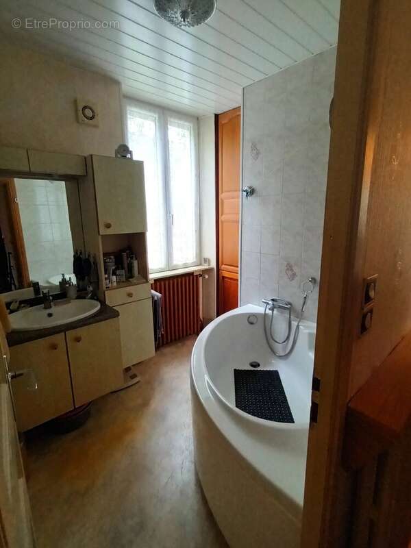 Appartement 111 m² à Montceau-Les-Mines  - photo 6