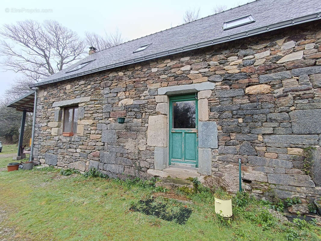 Maison à LESCOUET-GOUAREC