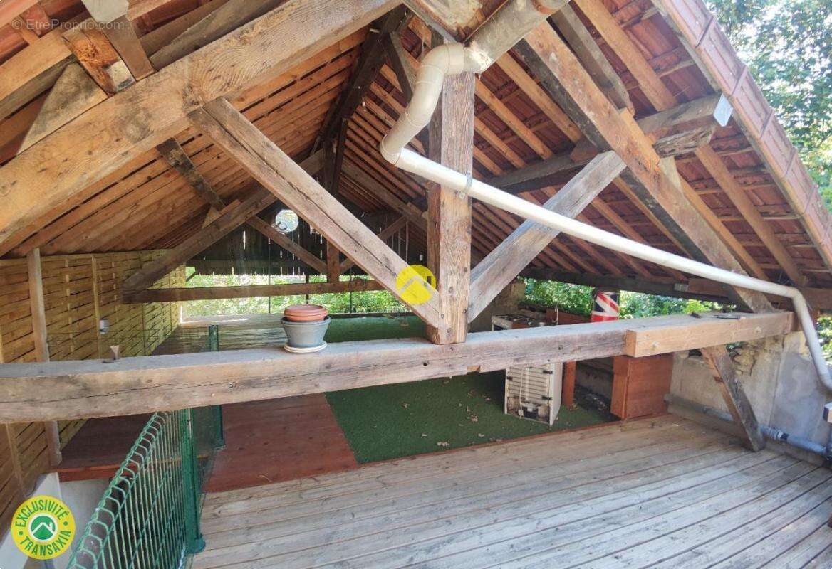 Immeuble de rapport en centre-ville - photo 17