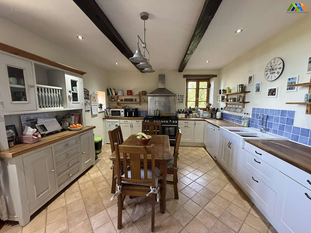 Maison 305 m² à Aurignac  - photo 6
