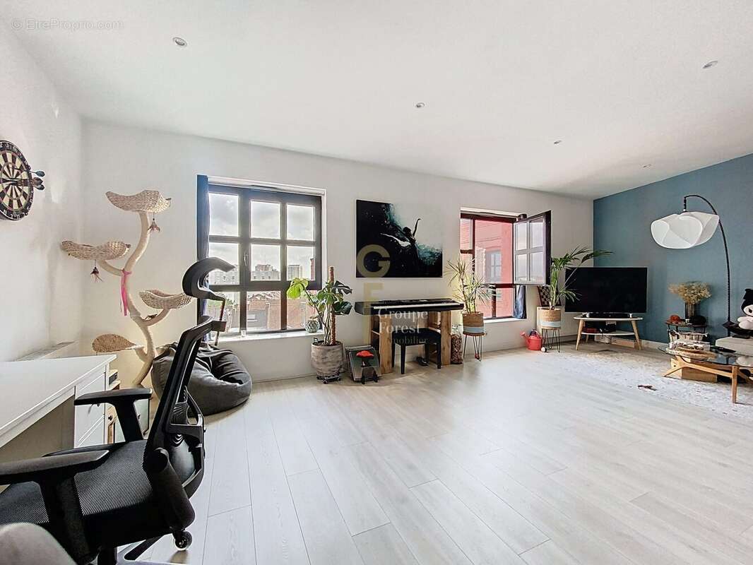 Appartement 82 m² à Roubaix  - photo 2