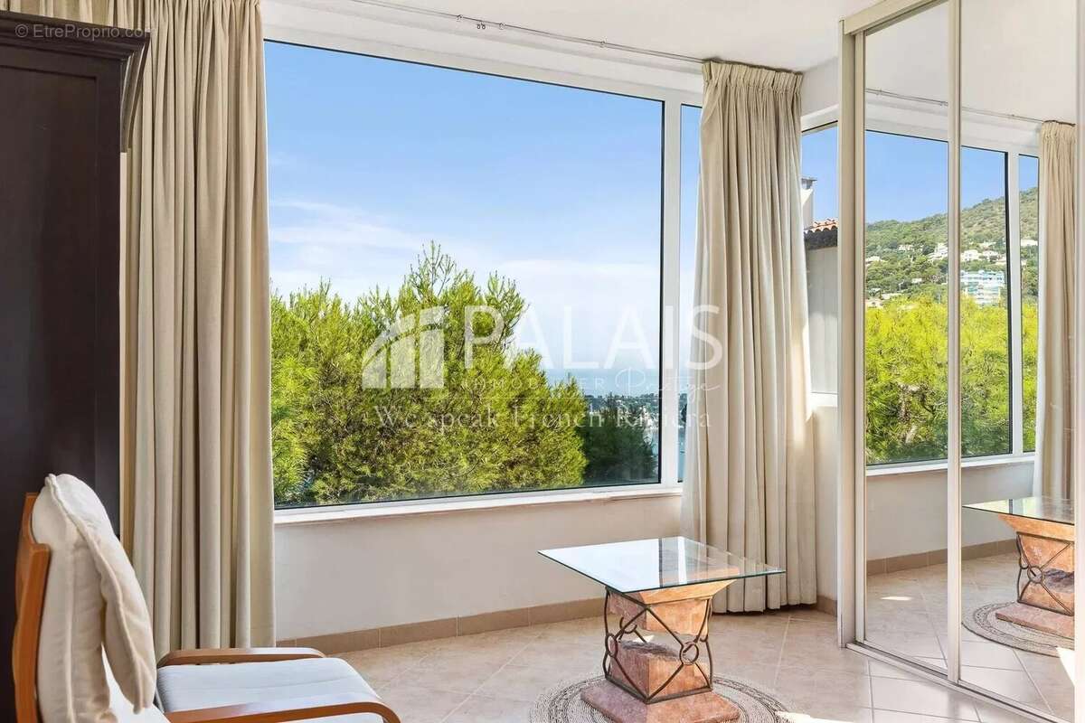 Appartement à VILLEFRANCHE-SUR-MER
