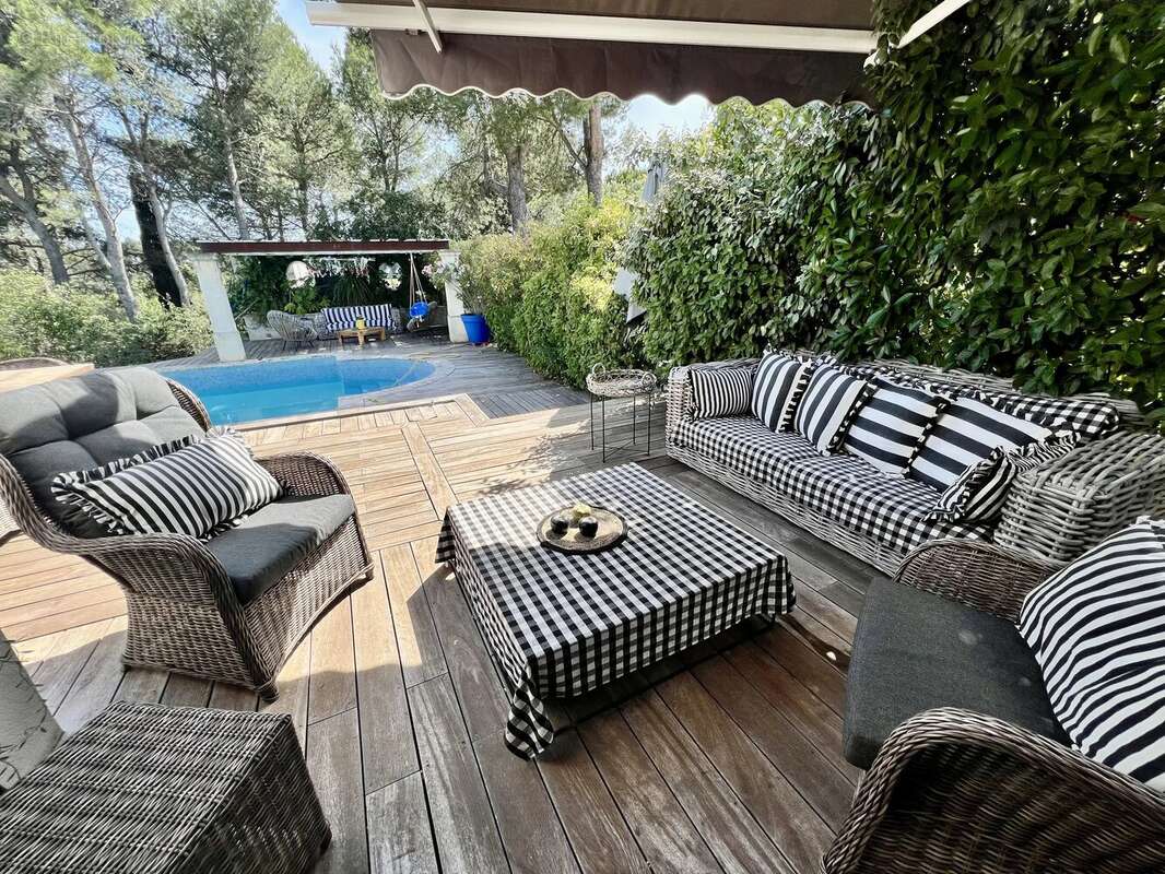 Maison 171 m² à Taillades  - photo 9
