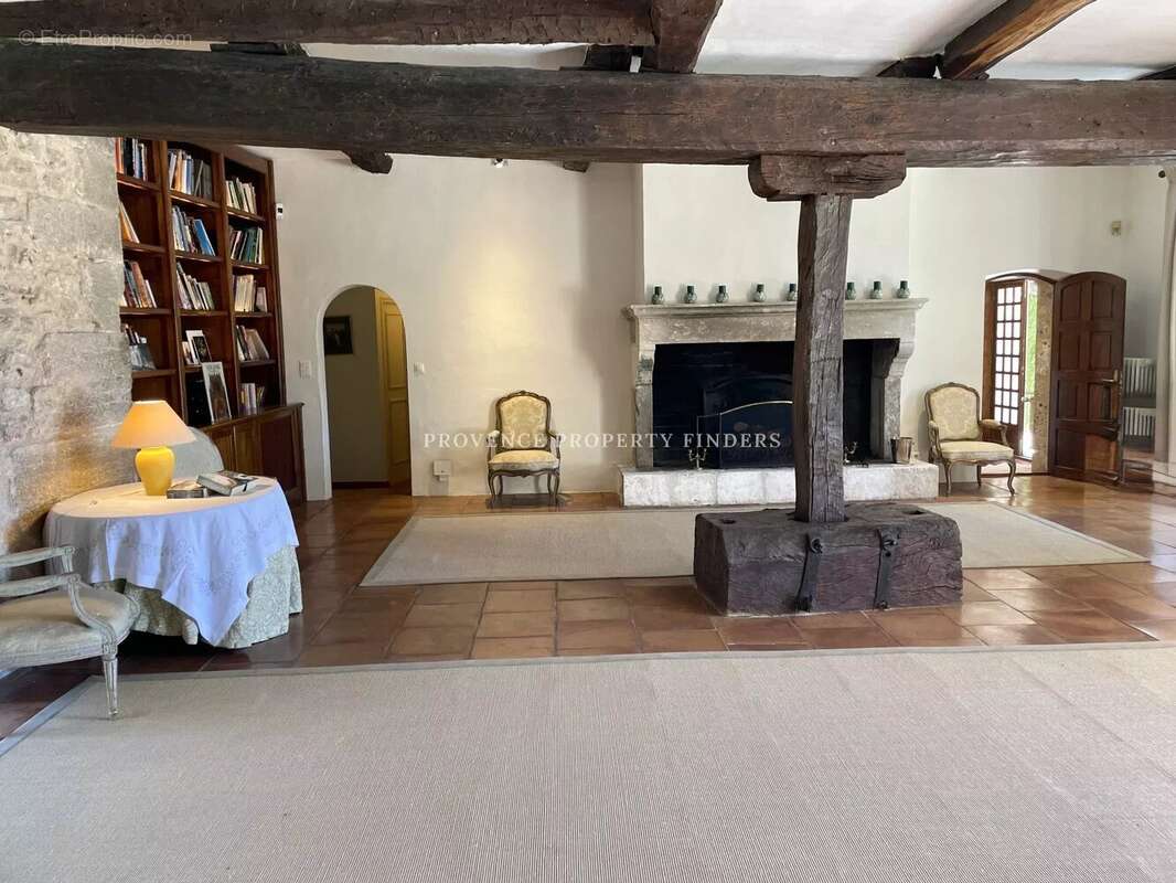 Maison à AUPS