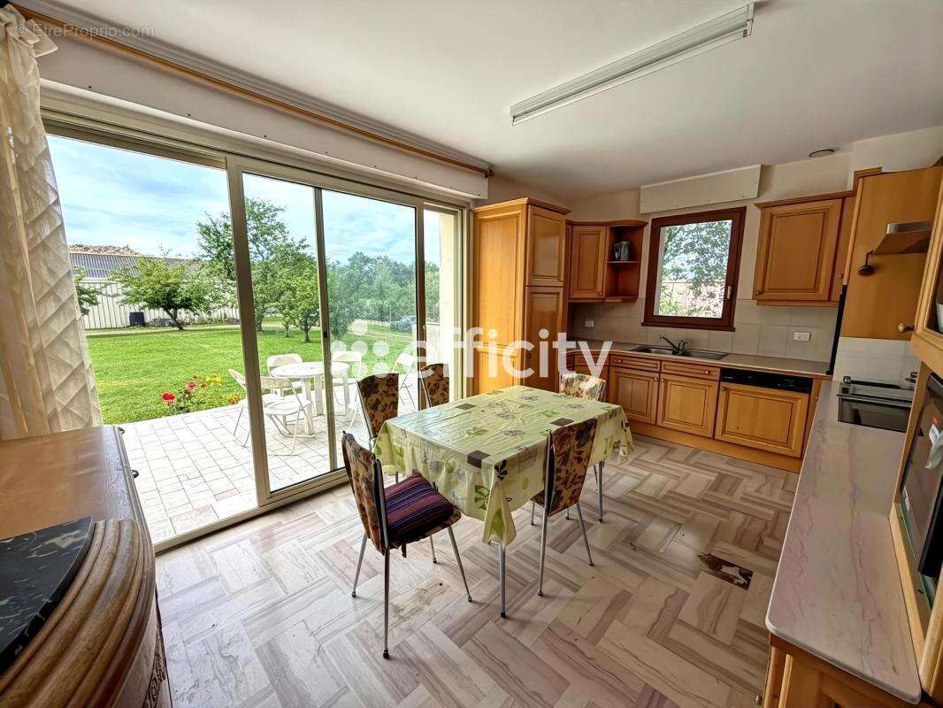 Maison 220 m² à Vern-Sur-Seiche  - photo 6