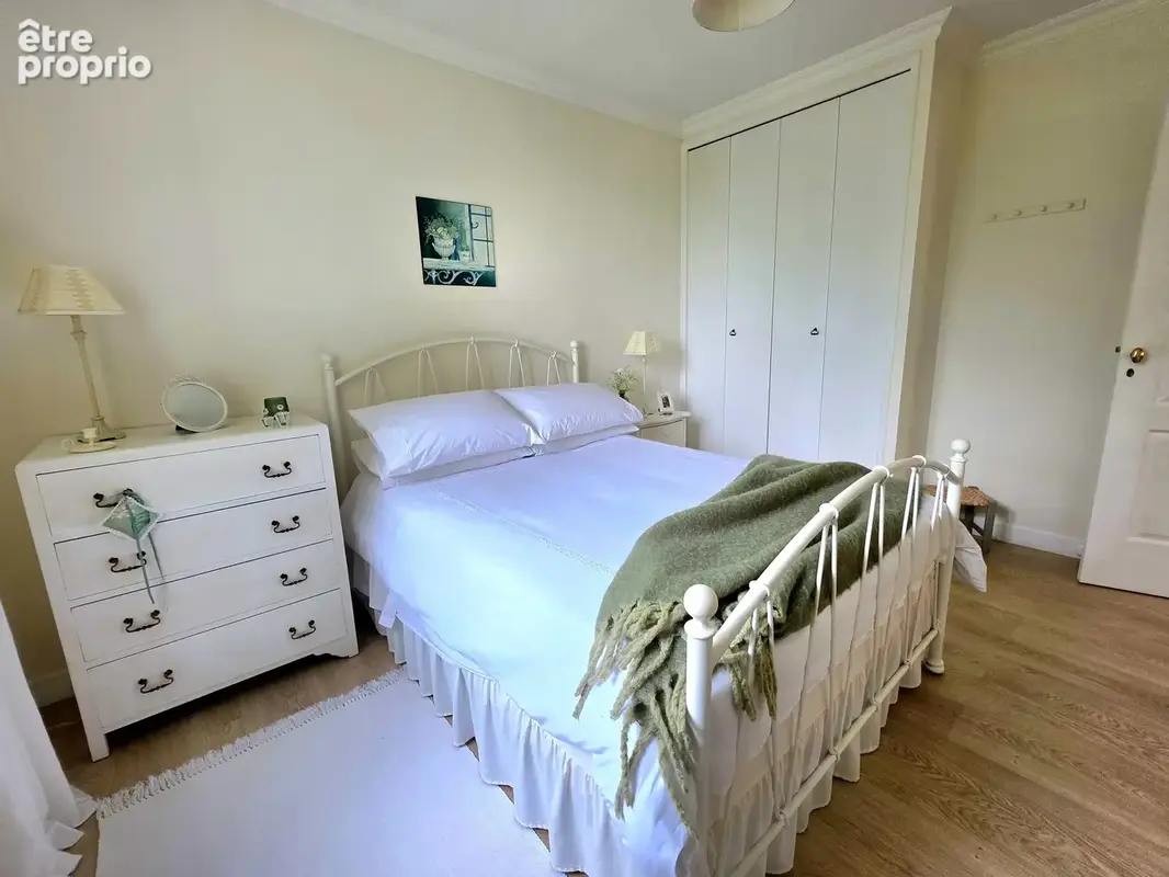 Charmante maison familiale avec piscine et terrasse, grand jardin et belles vues dégagées - photo 8