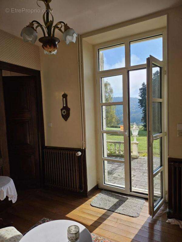 Maison à MOULINS-ENGILBERT