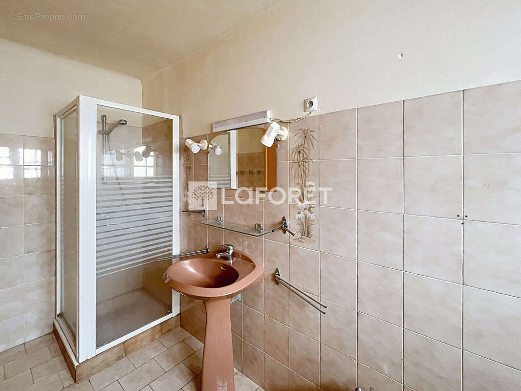 Maison à PEZILLA-LA-RIVIERE