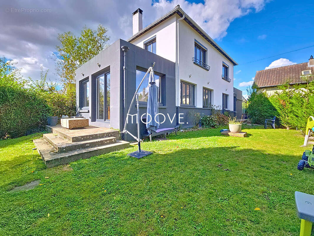 Maison à SAINT-OUEN-DU-TILLEUL