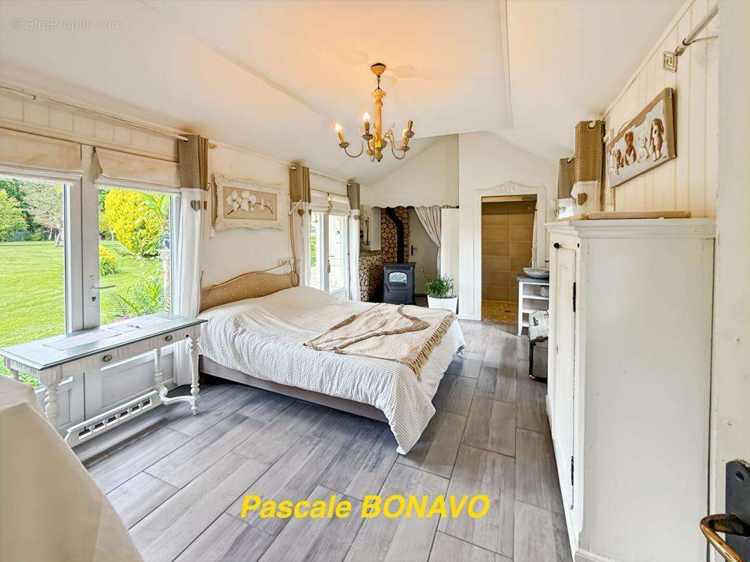 Maison à VENDAYS-MONTALIVET