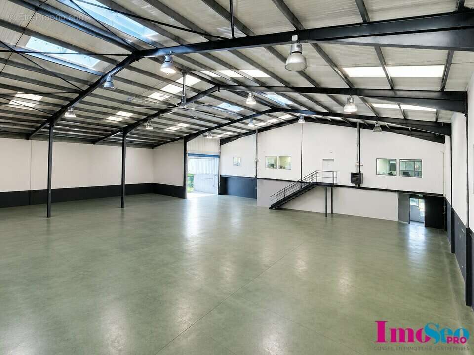 Entrepôt à vendre - photo 2