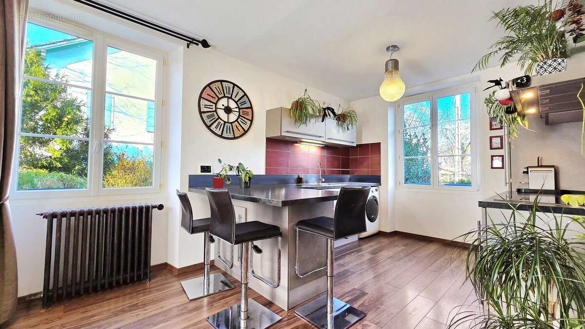Appartement à AMBILLY
