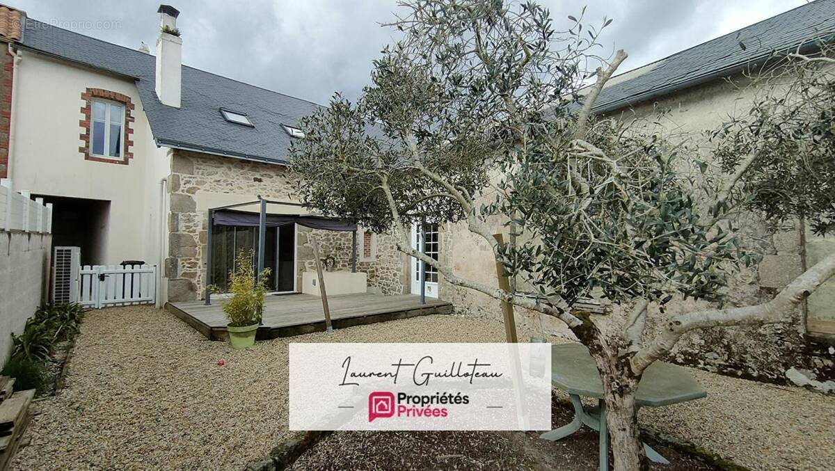 Maison à CHAMBRETAUD