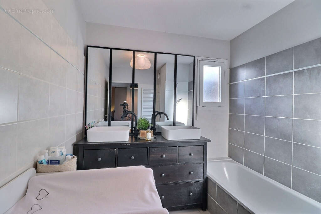 Appartement à CASTELNAU-LE-LEZ