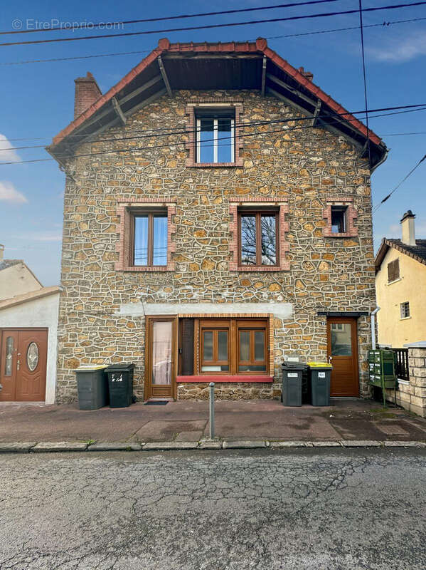 Appartement à SAINT-MICHEL-SUR-ORGE