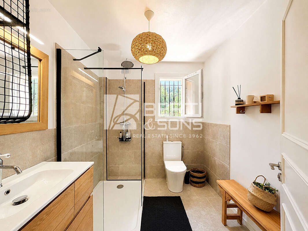 Mougins - villa de charme au coeur d'un domaine prive et securise - photo 15