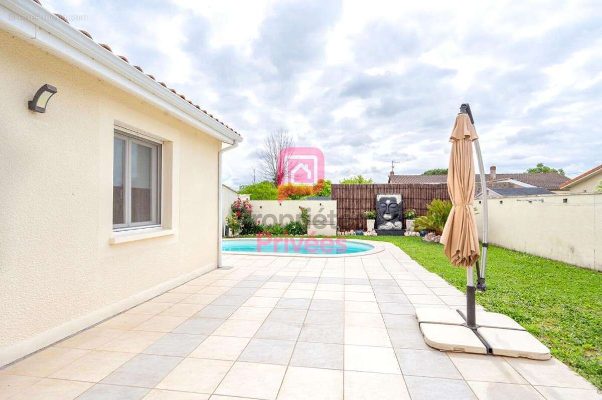 Maison à PAREMPUYRE