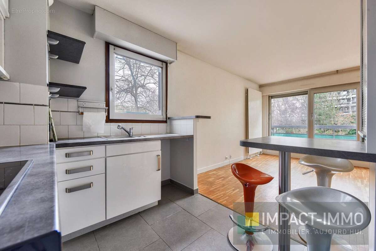 Appartement à COURBEVOIE