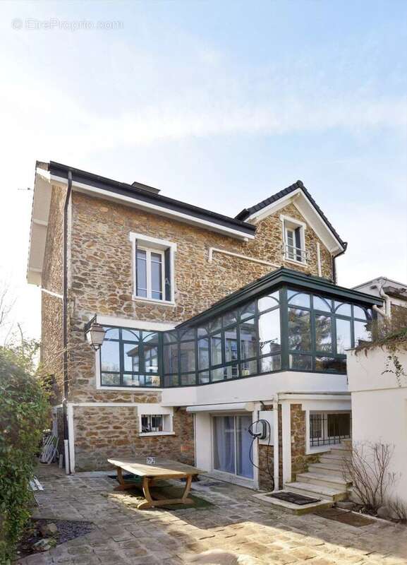 Maison à LE PERREUX-SUR-MARNE