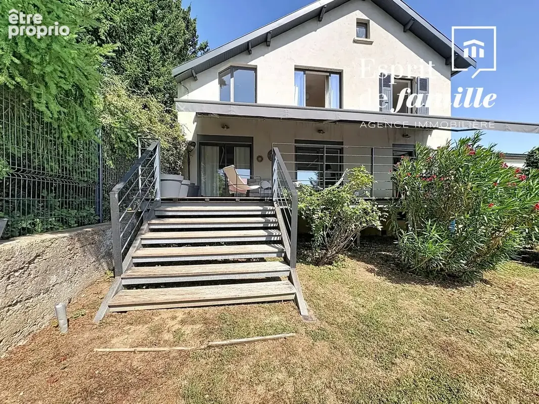 Limonest, loft 270m2 jardin 2000m2 - photo 16