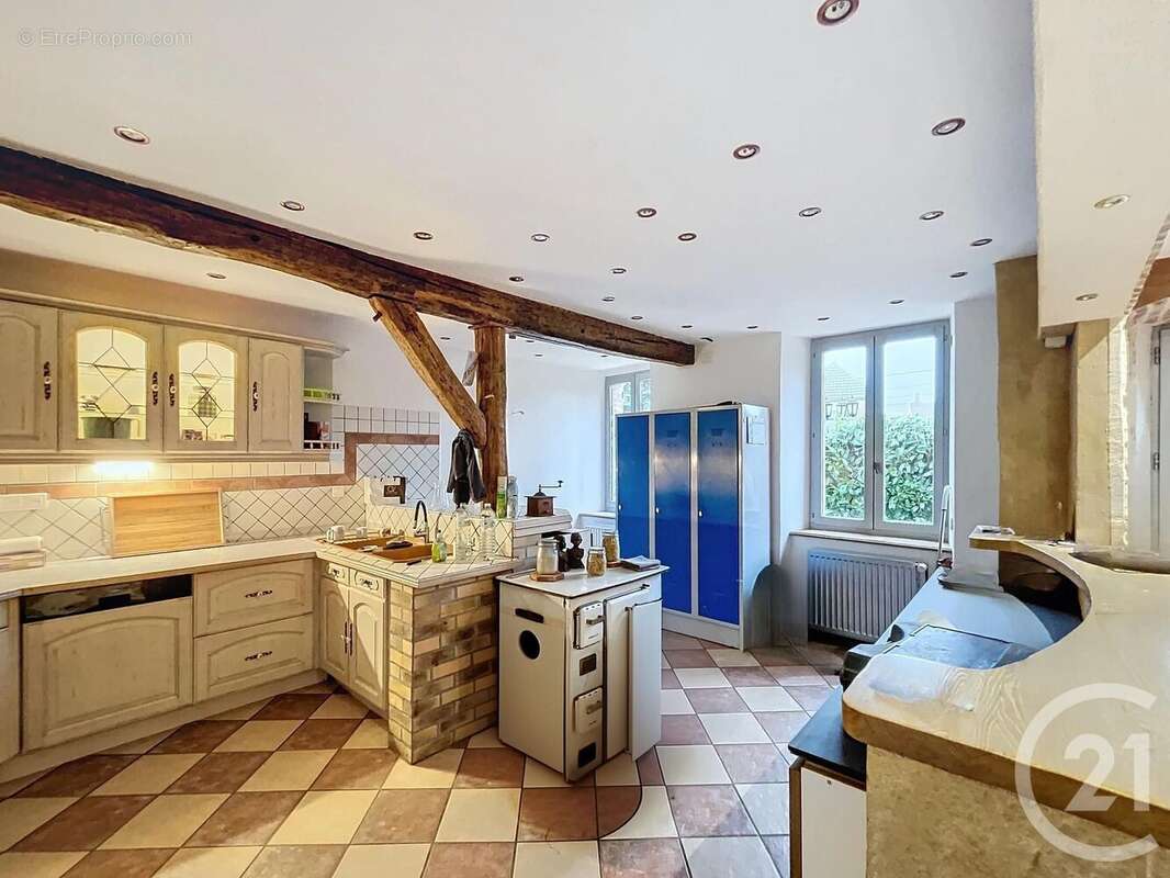 Maison à LES CLERIMOIS