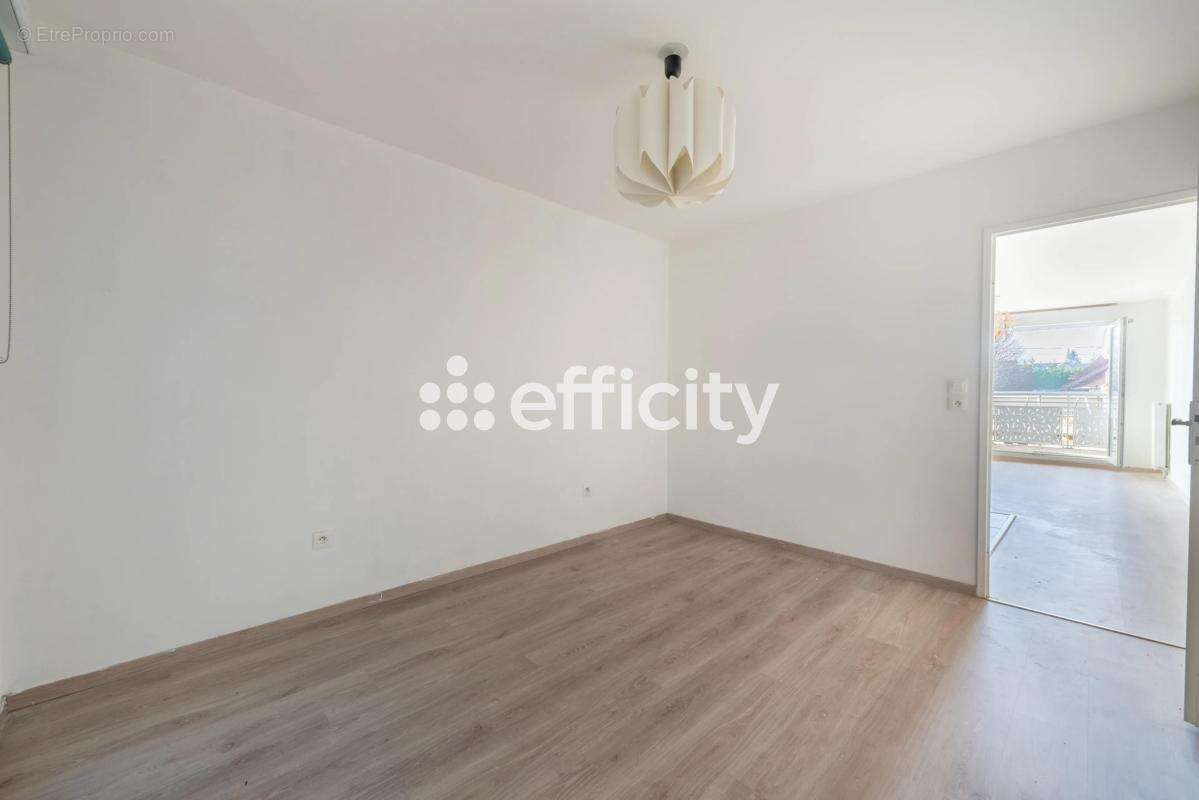 Appartement à PERSAN