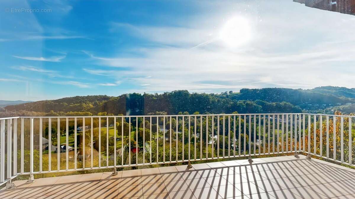 Maison à BIARS-SUR-CERE