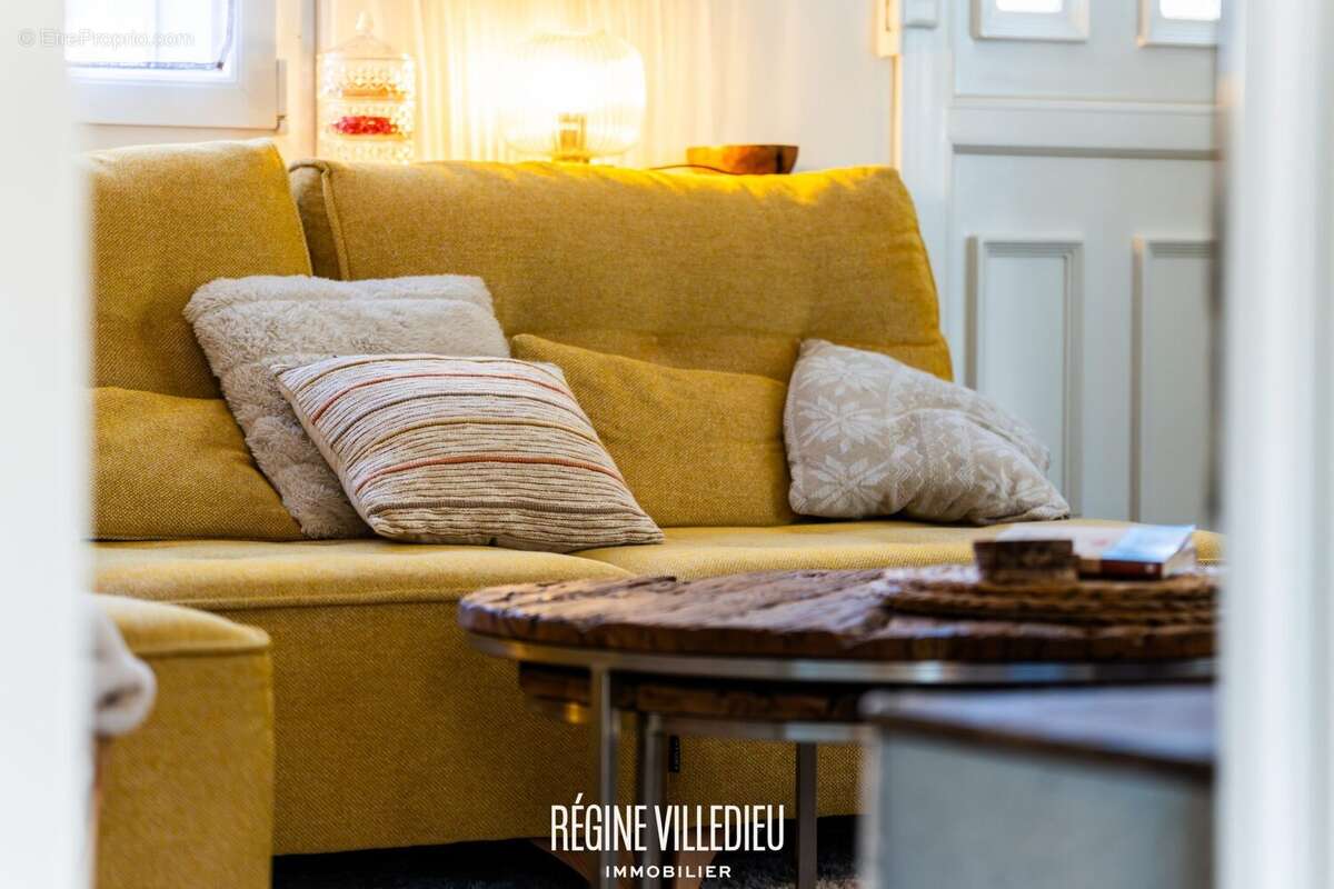 Maison à EQUEURDREVILLE-HAINNEVILLE