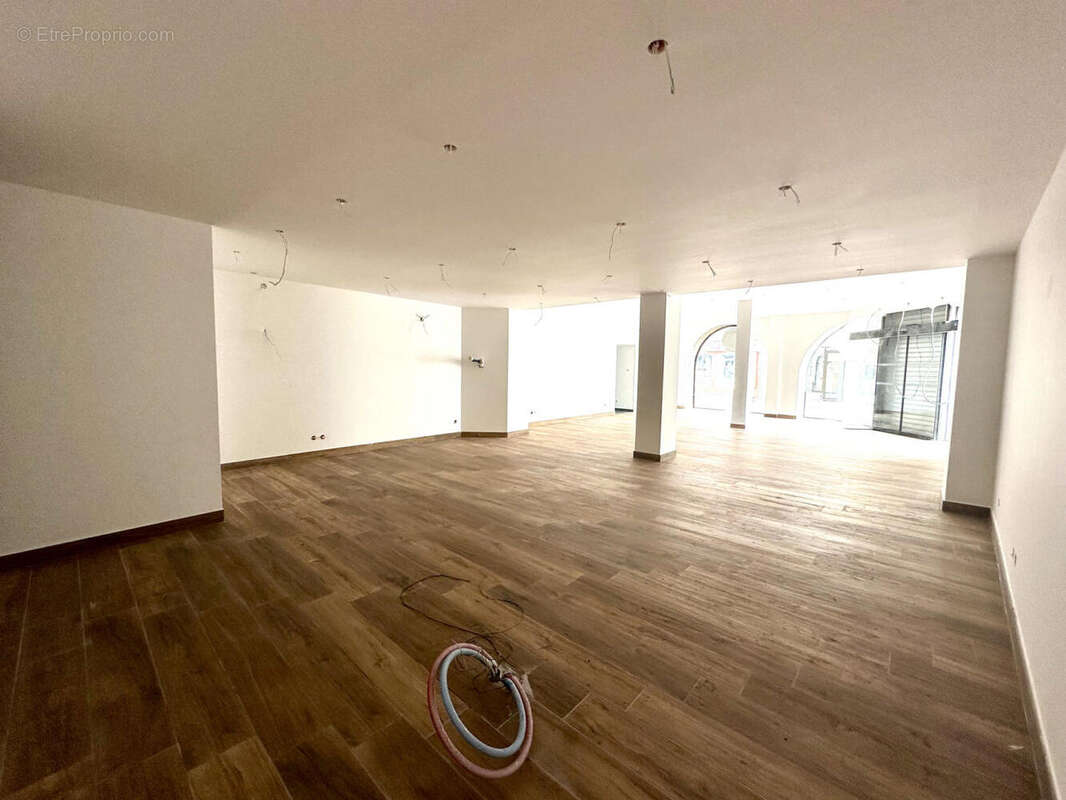 IMG_9467 - Commerce à REMIREMONT