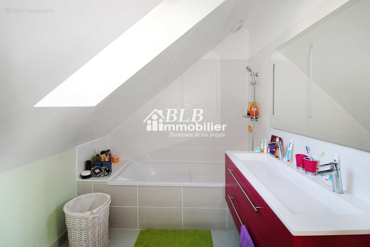 Maison à LE PERRAY-EN-YVELINES