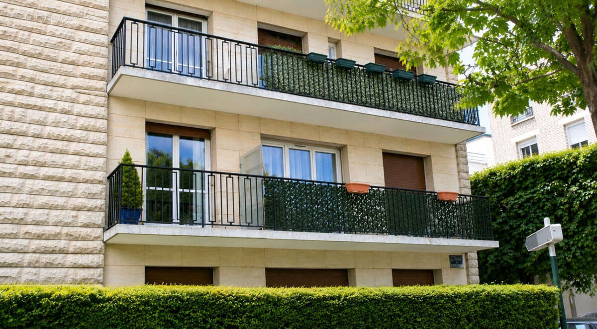 Appartement à LA GARENNE-COLOMBES