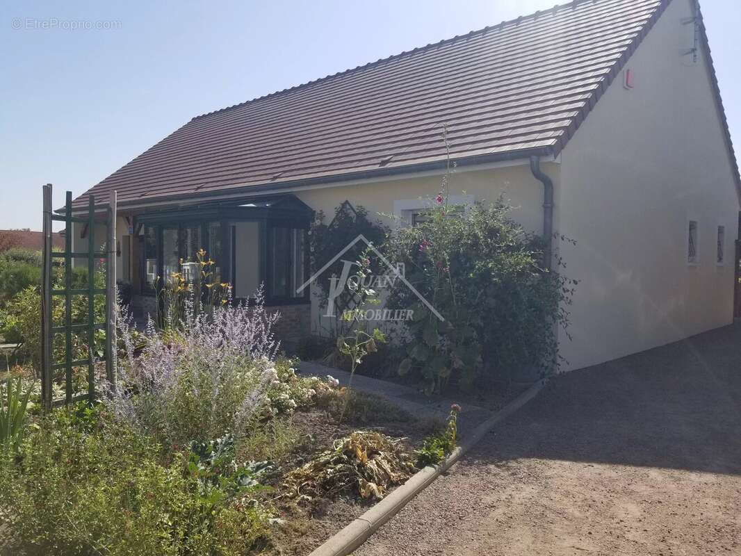 Maison à COSNE-D'ALLIER