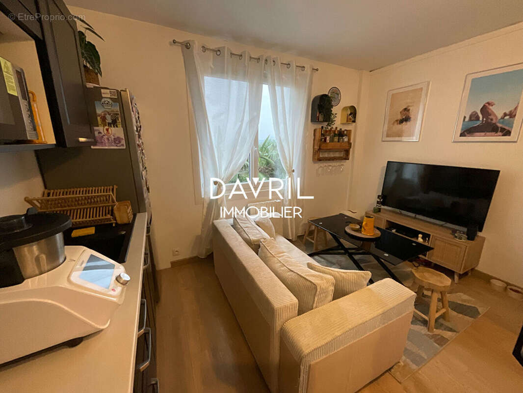 Appartement à CHANTELOUP-LES-VIGNES