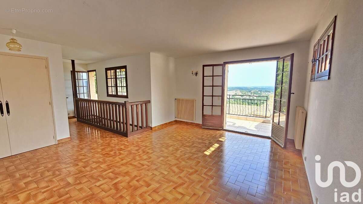 Photo 5 - Maison à ROQUEBRUNE-SUR-ARGENS