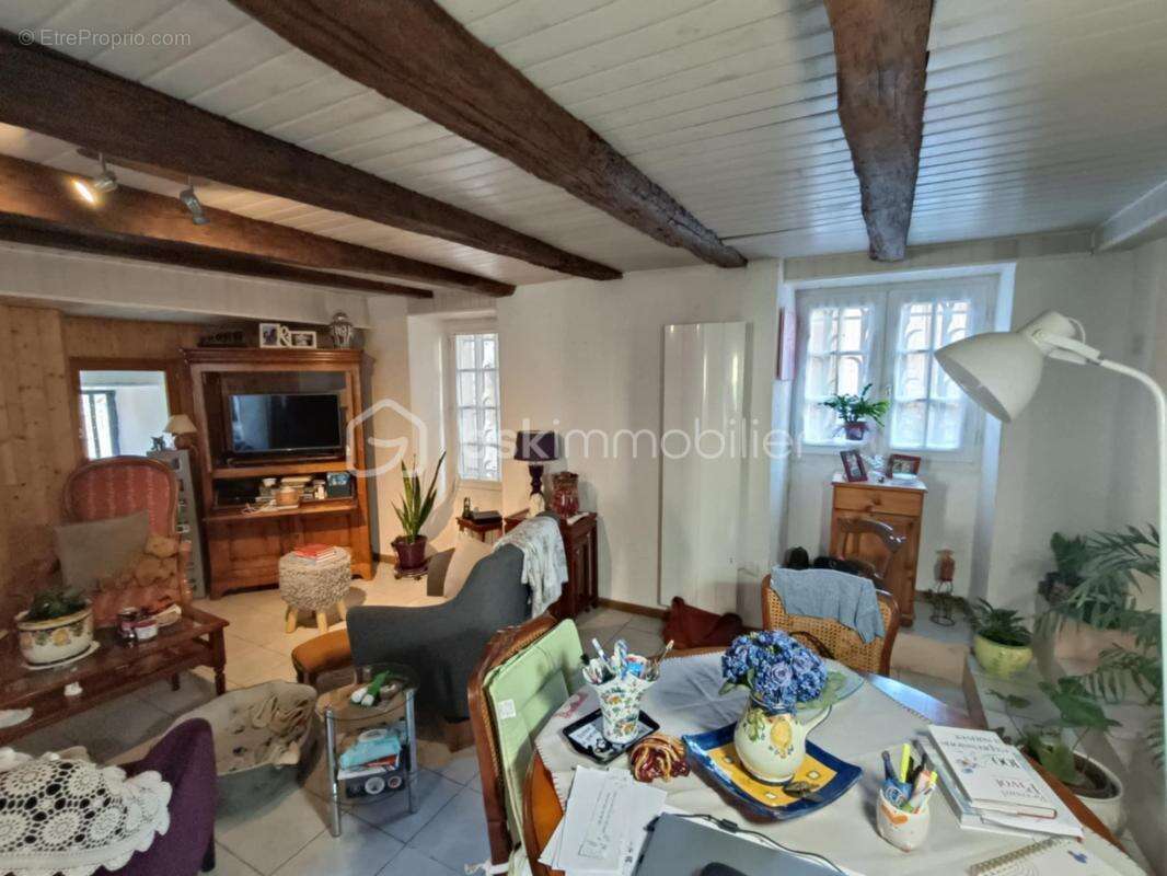 Vends Maison de 81 m2, à 2 pas du Centre Ville de Belvès, avec Cour / Patio - photo 3