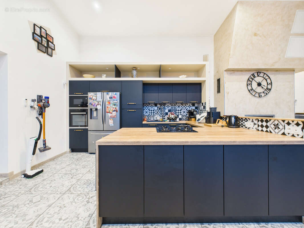 Maison à LE CHAMBON-FEUGEROLLES