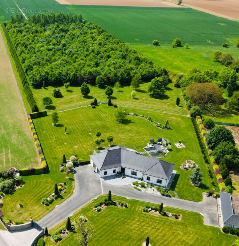Maison à FONTAINE-NOTRE-DAME