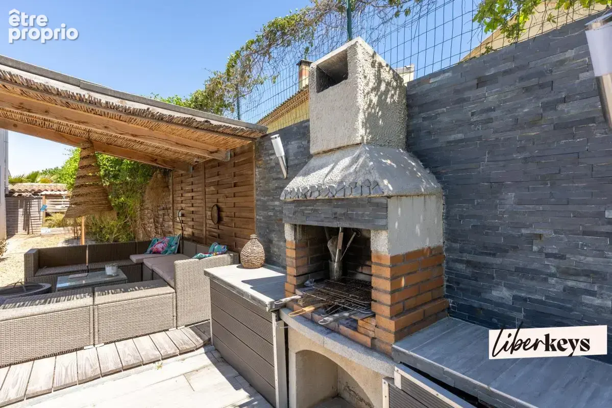 VINASSAN : Charmante maison de 135m² sans vis à vis avec terrain/jacuzzi et garage - photo 2
